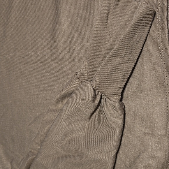 NWPT HYFVE Casual Cutie Oversized Long Sleeve Crop Top Brown Sz Small Ribbed - Picture 5 of 8